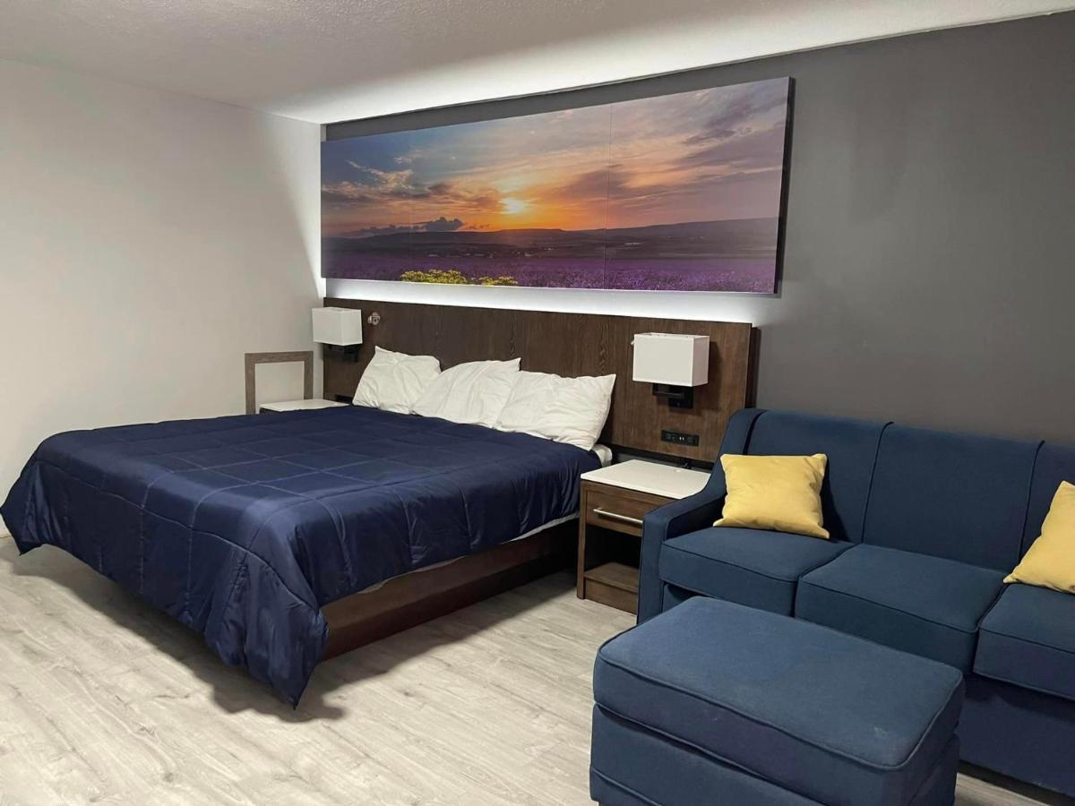 Luxor Inn & Suites, A Travelodge By Wyndham Элкинс Экстерьер фото