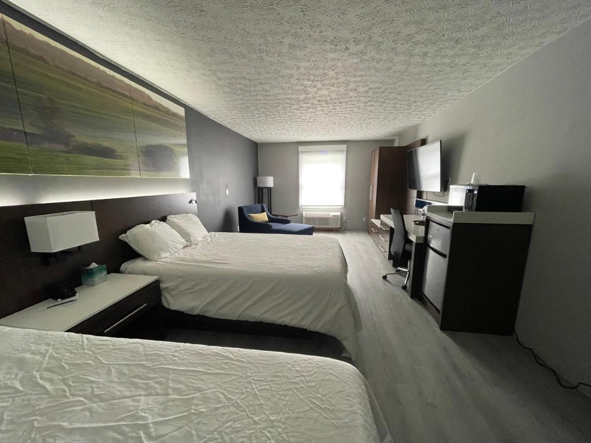 Luxor Inn & Suites, A Travelodge By Wyndham Элкинс Экстерьер фото