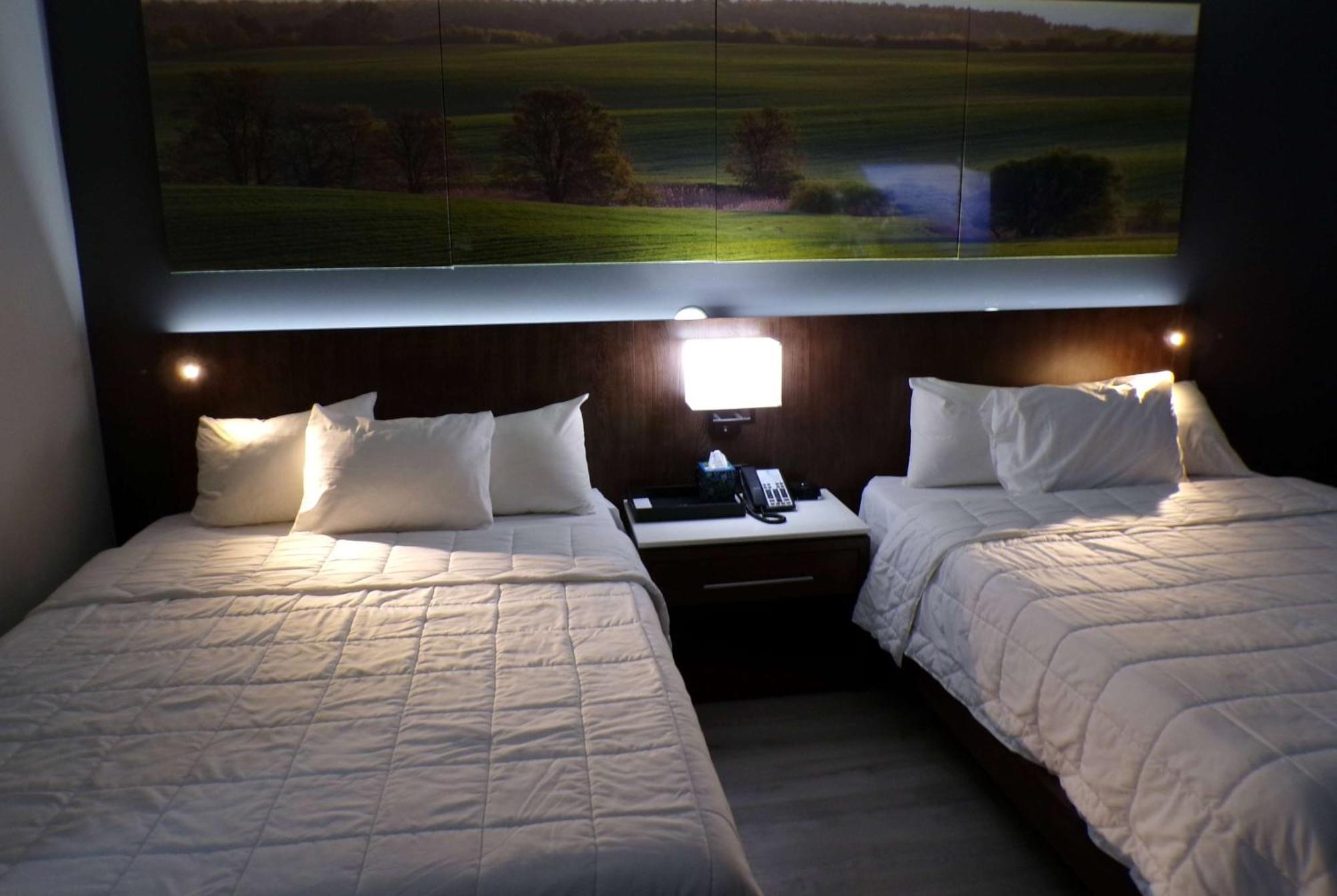 Luxor Inn & Suites, A Travelodge By Wyndham Элкинс Экстерьер фото